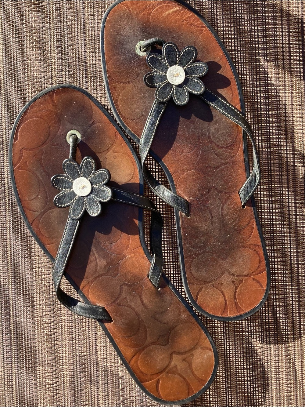 Coach Daisy Flower Leather Thong Sandals Brown Black Size 6